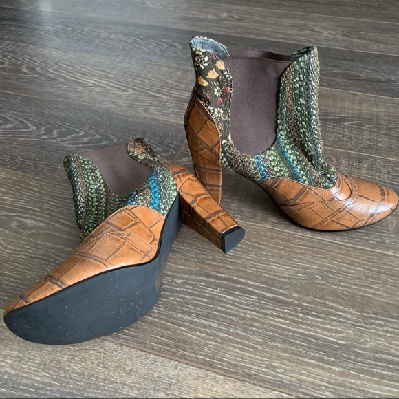 Tracy Porter Tapestry Pull on Ankle Boots - Picture 2 of 11